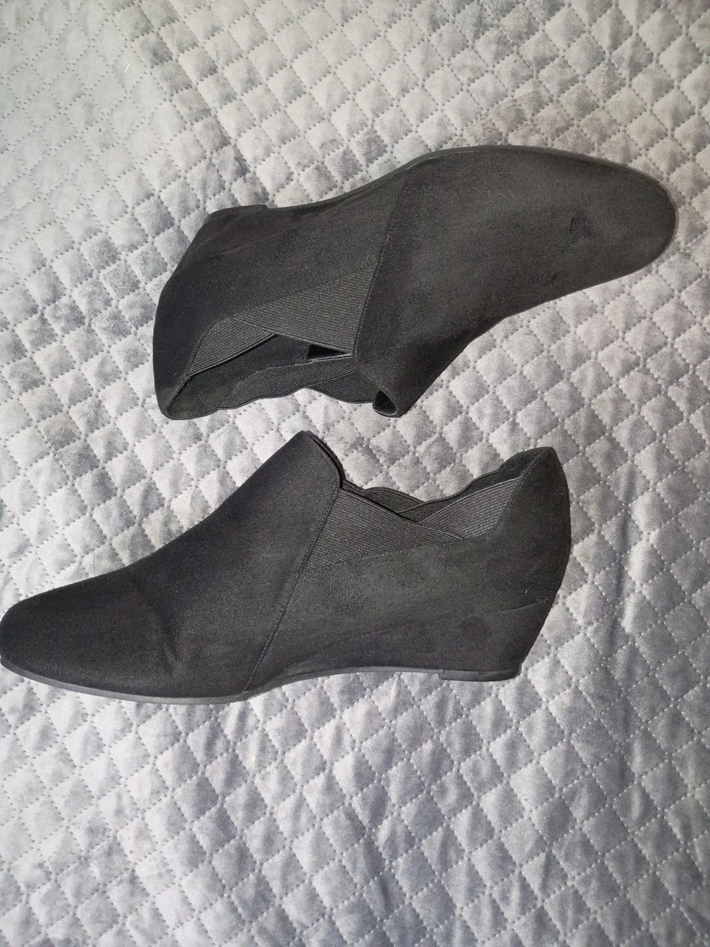 Laura Scott sleek black